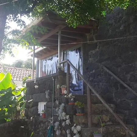 Adega Do Pesqueiro Alto * Lajes do Pico