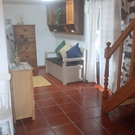 Adega Do Pesqueiro Alto * Лажеш